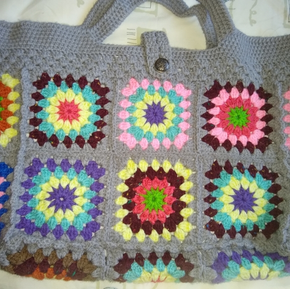 Granny square vintage style crochet gray handbag - Picture 3 of 5